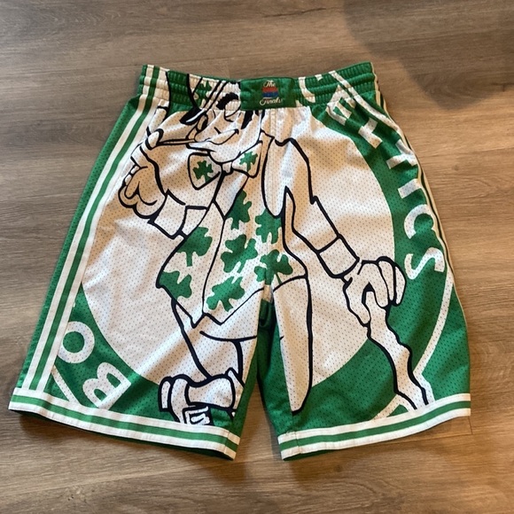 Mitchell & Ness Kelly Green Boston Celtics Hardwood Classics Big Face Shorts - Picture 2 of 9